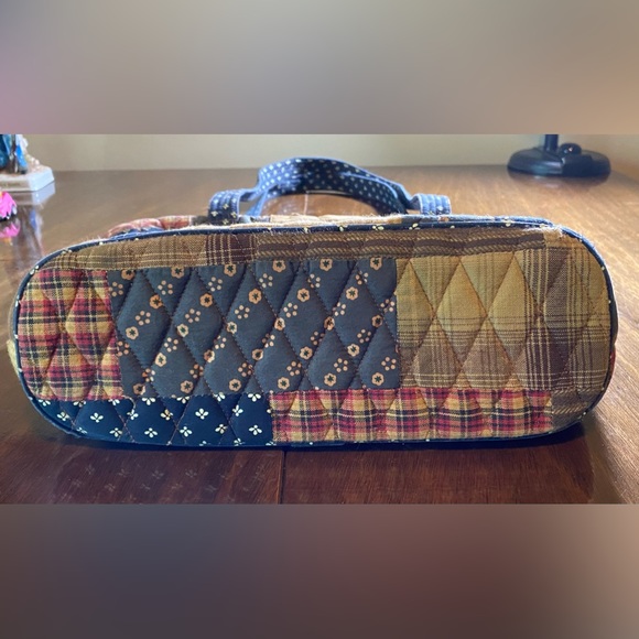 COPY - BELLA TAYLOR PATCH WORK AMERICAN FLAG PURSE. GREAT USED CONDITION - Picture 12 of 15